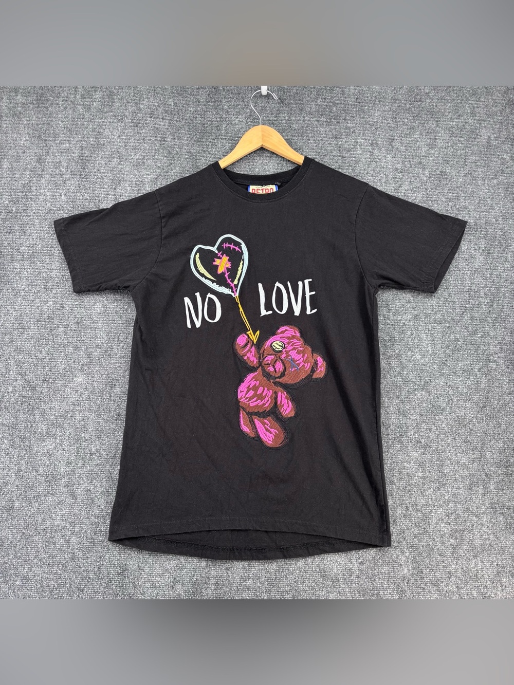 Retro Label Black “No Love” Sad Teddy Bear T Shirt M Grunge Streetwear Urban Art